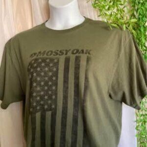 Large Mossy Oak crop T-shirt patriotic cute crop new army green.  0308